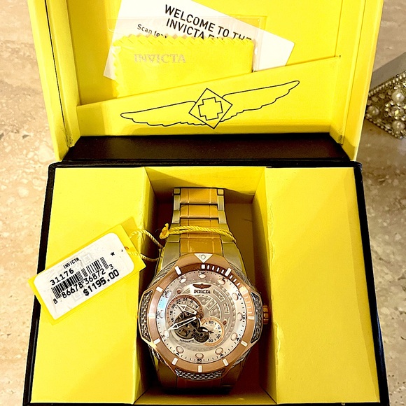 Men’s Invicta Watch - Picture 1 of 4